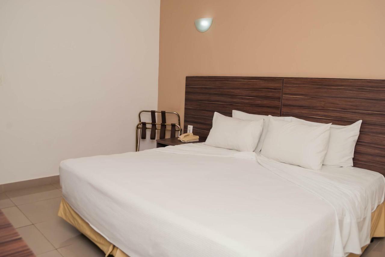 Abba Hotel Betim Extérieur photo